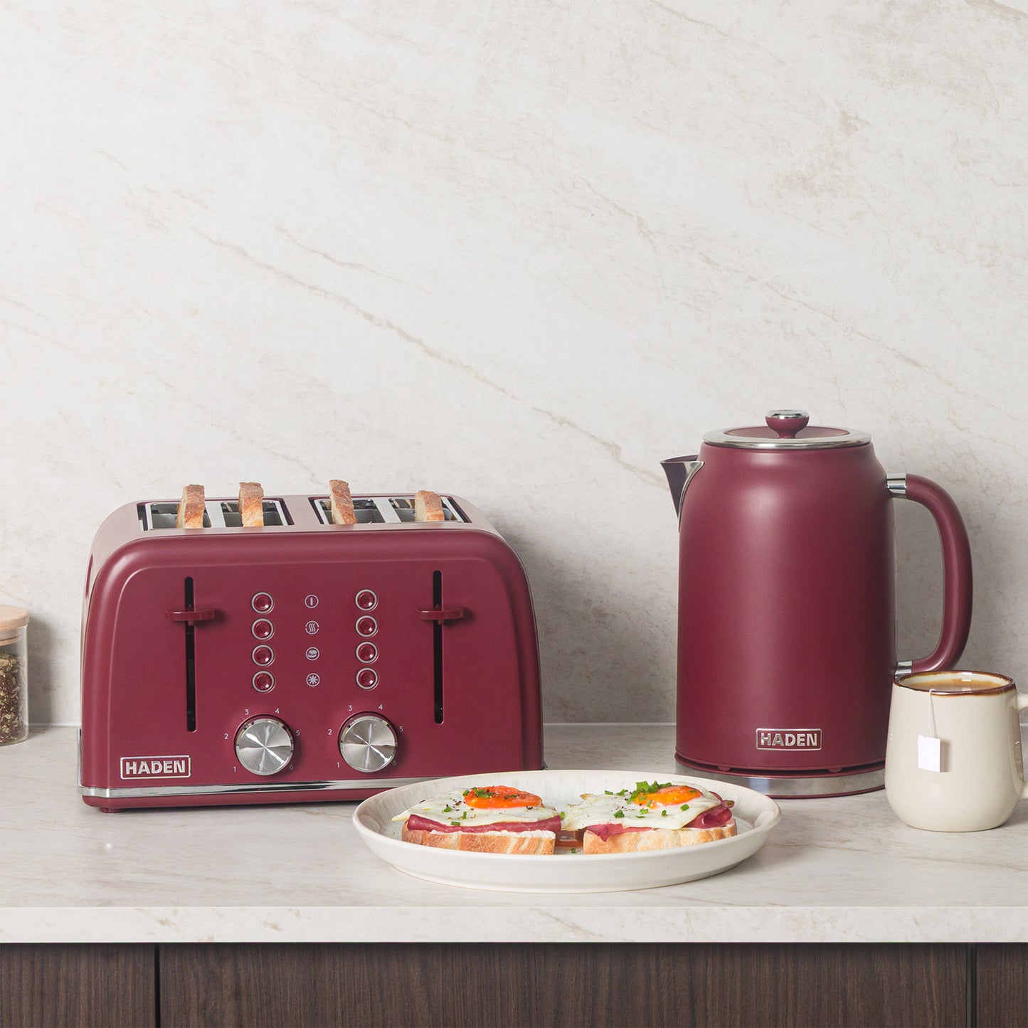 Haden Banbury Kettle and 4 Slice Toaster Bundle – Berry Red