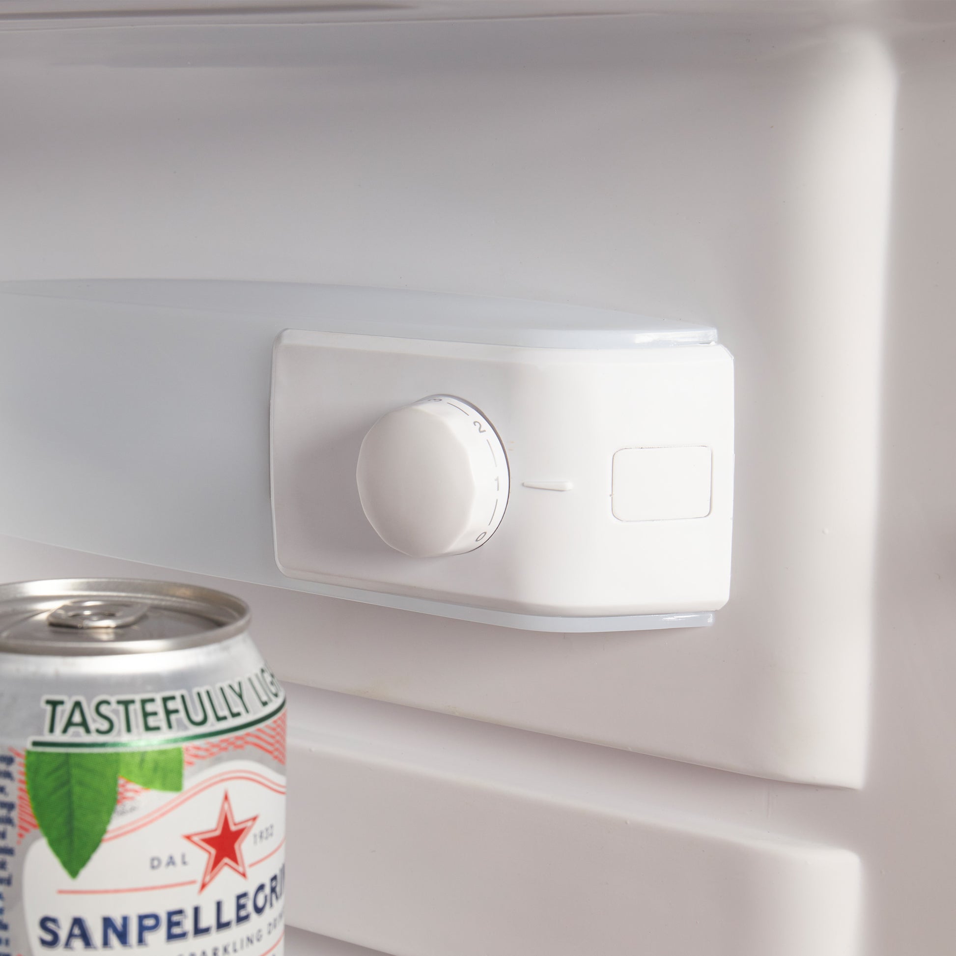 HK144W-E 48cm Manual Defrost Fridge Freezer Refrigerators Haden