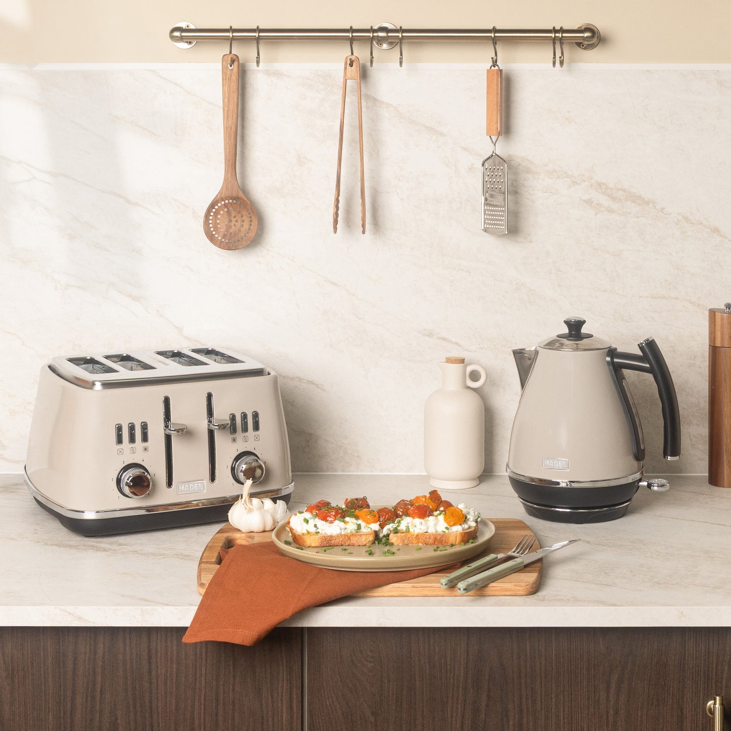 Haden Cotswold Putty Kettle and Toaster Bundle Haden