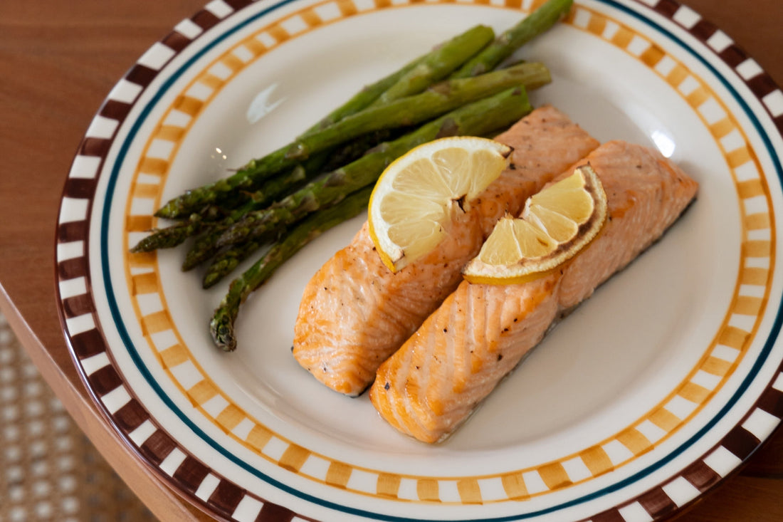 Salmon with Asparagus and Lemon
