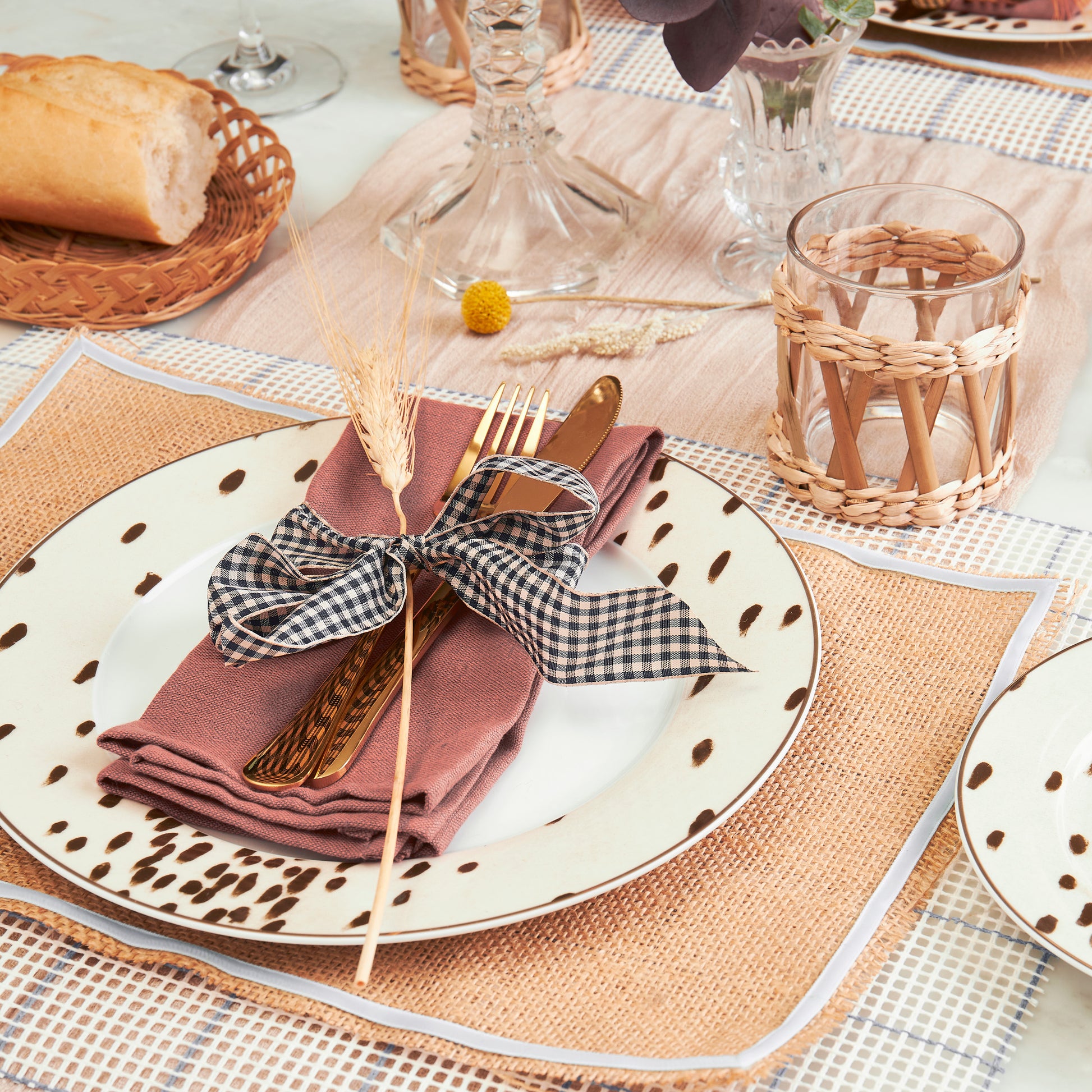 Poodle Blonde Tottenham Dalmatian 12pc Dinner Set – Haden