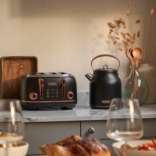 Haden Heritage Black & Copper Bundle – Set of Kettle + 4 Slice Toaster Bundle Haden